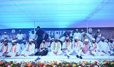 *मौन सत्याग्रह: कांग्रेस का गांधी मैदान में मौन सत्याग्रह शुरू,मुख्यमंत्री भूपेश बघेल,विधानसभा अध्यक्ष डा महंत सहित कई मंत्री है शामिल-देखिए Mornews*