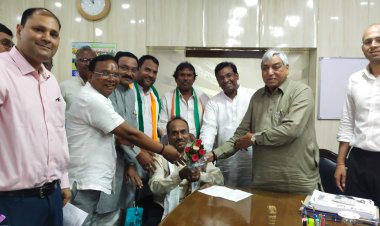 नवनियुक्त एल्डरमैन लोमशंकर चंद्राकार ने लिया शपथ, विधायक सत्यनारायण शर्मा, एवं पंकज शर्मा विशेष रूप से थे मौजूद*