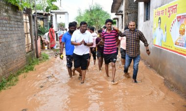 जिला सहकारी बैंक के अध्यक्ष पंकज शर्मा ने किया सेजबहार क्षेत्र का दौरा, डुबान क्षेत्र का लिया जायजा