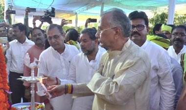 जिले के प्रभारी मंत्री ताम्रध्वज साहू विश्व आदिवासी दिवस के कार्यक्रम में हुए शामिल