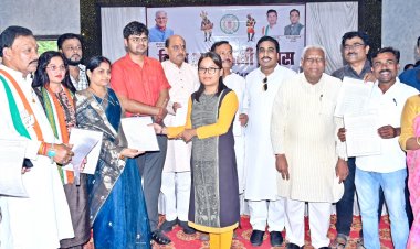 विश्व आदिवासी दिवस’*    *जिला कलेक्टोरेट में जिला स्तरीय विश्व आदिवासी दिवस का आयोजन*