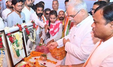 कांग्रेस का बूथ स्तरीय कार्यकर्ताओं का सम्मेलन संकल्प शिविर रायपुर ग्रामीण विधानसभा के बिरगांव स्थित गुरुकुल स्कूल में किया गया