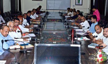 शासन की योजनाओं से अनुसूचित जाति वर्ग के अधिक से अधिक लोगों को लाभान्वित करें - के. पी. खाण्डे*  *अपराध पर अंकुश लगाना और पीड़ितों को न्याय दिलाना आयोग की पहली प्राथमिकता*