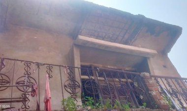 विवेकानंद वार्ड में बना मकान गिरने के कगार पर,खतरे में लगभग पांच सौ लोगों जिंदगी
