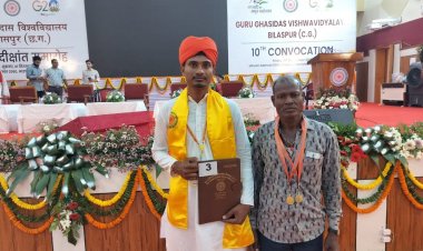 मजदूर के बेटे ने पाया गोल्ड मेडल, आईएएस की तैयारी करना चाहता है पर नही है पैसे देखिए खास रिपोर्ट