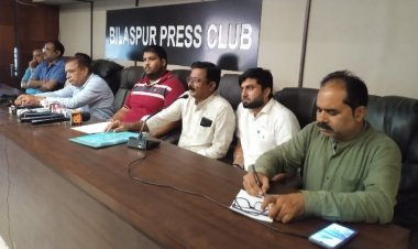 फ्लैट देने करोड़ की राशि लेने के बाद मकान देने में किया जा रहा हीलाहवाला,पीड़ित हितग्राहीयो ने बिलासपुर प्रेस क्लब पहुंचकर बताई अपनी पीड़ा