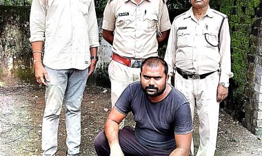 *छापेमार कार्यवाही कर ग्राम चंदली से 7.2 लीटर देशी मदिरा प्लेन जप्त*