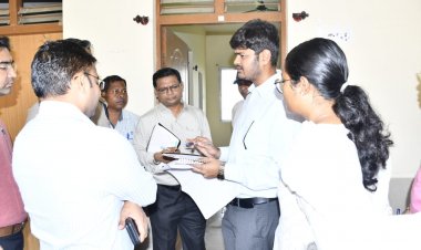 *कलेक्टर और एसपी ने आगामी विधानसभा निर्वाचन हेतु स्ट्रांग रूम के लिए कृषि महाविद्यालय चातरखार का किया निरीक्षण