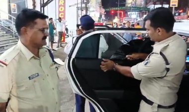 कर्कश ध्वनि वाले बुलेट, डार्क काली फिल्म लगी कार और नो पार्किंग में खड़ी गाड़ियों पर ट्रेफिक पुलिस की कार्यवाही