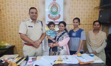 महाराणा प्रताप चौक से गुमा मासूम बच्चे को सिविल लाईन पुलिस ने सकुशल उसके परिजनों तक पहुंचाया