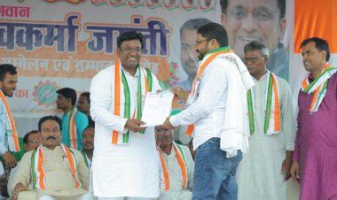 बिरगांव के बुधवारी बाजार में विश्वकर्मा जयंती के उपलक्ष में 250 श्रमिकों का किया गया सम्मान, भंडारे का किया गया आयोजन