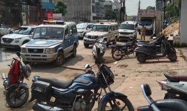 बड़ी ख़बर: बैंक में करोड़ों की डकैती,हथियारबंद डकैतों ने बैंक स्टाफ को बनाया बंधक मैनेजर घायल