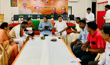 भाजपा राष्ट्रीय उपाध्यक्ष ने ली बिलासपुर,तखतपुर,बिल्हा क्षेत्र के कोरग्रुप समिती की बैठक