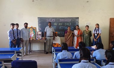 स्कुल मे मनाया गया स्वामी आत्मानंद की जयंती