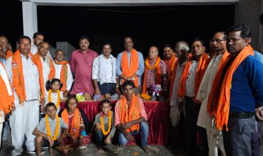 बेलतरा विधानसभा में कांग्रेस को झटका,ग्राम सेंदरी में सतनामी समाज के लोगों ने भाजपा की सदस्यता,विधायक रजनीश सिंह के काम से प्रभावित होकर ली सभी ने पार्टी की सदस्यता