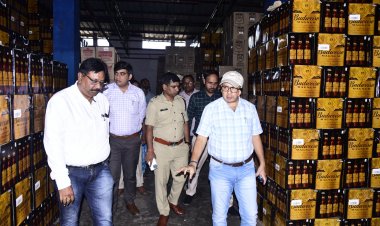कलेक्टर-एसपी ने आबकारी गोदाम एवं शराब निर्माण इकाई का किया निरीक्षण, टोल प्लाजा में एसएसटी दल का लिया जायजा