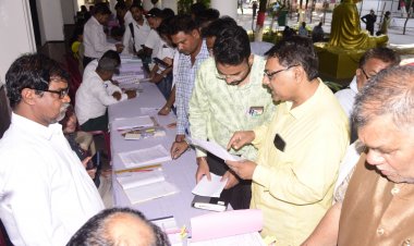 नामांकन के दुसरे दिन:अमर,धरम, शैलेष, विजय सहित 32 लोगों ने खरीदे नामांकन फार्म,4 उम्मीदवारों ने  जमा किए फॉर्म