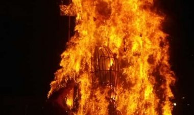 नगर मे धू - धू कर  जला बुराई के प्रतीक रावण का पुतला, जय श्री राम के नारों से गुंजा मैदान