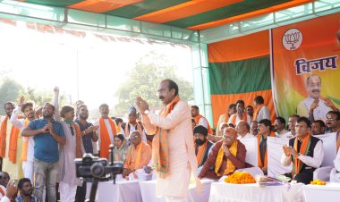 नामांकन रैली में बीजेपी प्रदेश अध्यक्ष ने कहा लोरमी और मुंगेली के विकास को कांग्रेस सरकार ने किया बाधित,परिर्वतन तय है