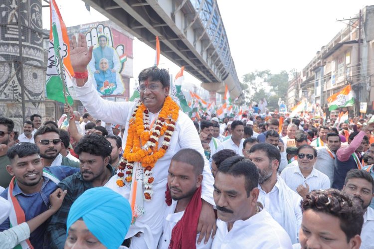 ग्रामीण कांग्रेस प्रत्याशी पंकज शर्मा ने दलबल के साथ भरा नामांकन , दस हजार से अधिक संख्या में कार्यकर्ताओं के साथ पहुंचे कलेक्ट्रेट