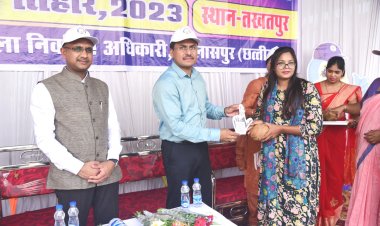 कलेक्टर ने युवा मतदाताओं एवं नव वधुओं का किया सम्मान  घर-घर पहुंचकर मतदान के लिए प्रेरित करें बीएलओ