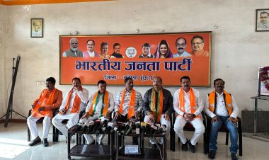 कोरबा में आयोजित प्रेस कॉन्फ्रेंस को विधायक रजनीश ने किया सम्बोधित