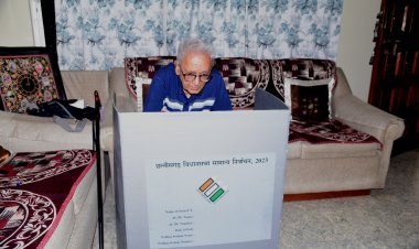 चुनाव आयोग की होम वोटिंग सुविधा हुई सफल*   *98 प्रतिशत बुजुर्ग एवं दिव्यांग मतदाताओं ने किया घर बैठे मतदान