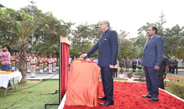 छत्तीसगढ़ उच्च न्यायालय के मुख्य न्यायाधीश ने न्यायालय आवासीय परिसर में फहराया ‘स्मारकीय राष्ट्रीय ध्वज