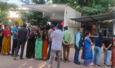 बिलासपुर जिले के 6विधानसभा में वोटिंग शुरु, लाइन में लगकर अपनी बारी का इंतजार करते लोग, सवेरे 9बजे तक की इस्थिति इस प्रकार है