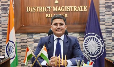 कलेक्टर अवनीश शरण ने कहा शांतिपूर्ण मतदान संपन्न कराने मतदाताओं, मिडिया,और कर्मचारियों ने निभाई महत्वपूर्ण भूमिका,सभी को दी बधाई