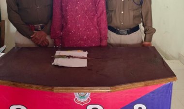 धारदार हथियार लेकर लोगो को डराने धमकाने वाले आरोपी को पुलिस ने किया गिरफ्तार