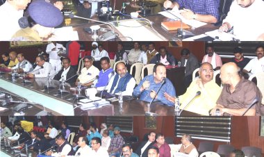 कलेक्टर ने ली राजनीतिक दलों एवं प्रत्याशियो की बैठक, मतगणना प्रक्रिया की दी जानकारी,बिलासपुर विधानसभा क्षेत्र की गणना सबसे कम 17चरणों में सबसे ज्यादा 24चरणो में मस्तूरी की होगी गणना