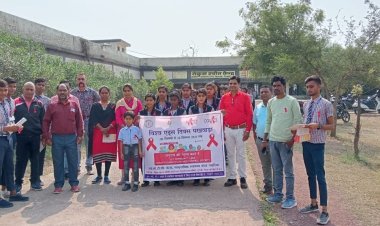 विद्यालय मे एड्स जन जागरूकता कार्यक्रम का आयोजन किया