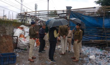 Mornews Big Breaking: सरकार बदलते ही अवैध अहातो पर चला बुलडोजर, शहर के चखना सेंटर पर बड़ी कार्रवाई देखिए mornews