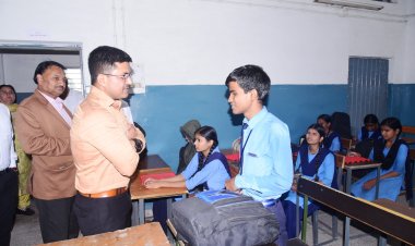 कलेक्टर ने दृष्टि एवं श्रवण बाधितार्थ स्कूल का किया निरीक्षण,कल ही स्कूल के बच्चो के प्रतिनिधिमंडल ने जिला कार्यालय आकर कलेक्टर से की थी मुलाकात,