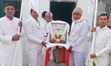 क्षेत्र मे धूमधाम से मनी बाबा गुरु घासीदास की जयंती, जेतखाम मे हुआ ध्वजारोहण