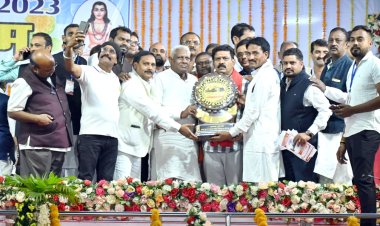 *अमरटापू धाम मेले के लिए हर वर्ष दी जाएगी 10 लाख रूपए की राशि*  *मुख्यमंत्री विष्णुदेव साय ने  गुरुघासीदास जयंती समारोह को फोन से सम्बोधित करते हुए की घोषणा*   *उप मुख्यमंत्री विजय शर्मा ने कार्यक्रम को किया सम्बोधित