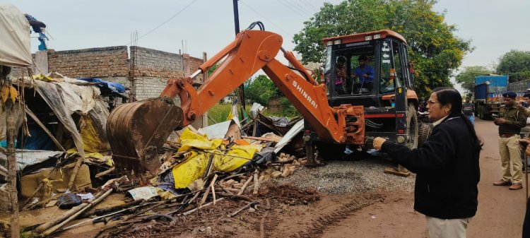 चखना सेंटरों को हटाने लागातार कार्रवाई जारी,सकरी,उसलापुर, बिल्हा ,बोदरी,सहित कई इलाकों में दर्जनों सेंटर को किया गया जमींदोज