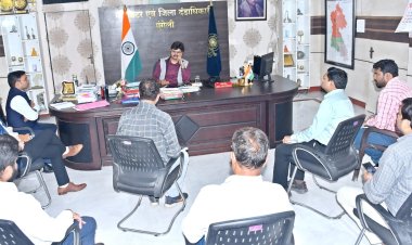 *कलेक्टर ने जिले के पेट्रोल पंप संचालकों की बैठक लेकर स्टाॅक उपलब्धता की ली जानकारी*  *पेट्रोल-डीजल के साथ घरेलू गैस सिलेंडर की आपूर्ति सुनिश्चित करने नोडल अधिकारी नियुक्त