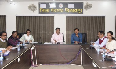 शिविरों में शिथिलता 4अफसरों को शो कॉज नोटिस जारी,कलेक्टर ने की समीक्षा