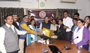 संभागायुक्त केडी कुंजाम को कमिश्नर कार्यालय में दी गई विदाई