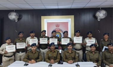 बिलासपुर जिले के आठ पुलिस अधिकारी कर्मचारी बने दिसंबर महीने के कॉप ऑफ द मंथ,दो आरक्षको को किया गया दंडित