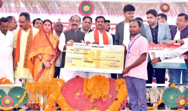 *समाज के अंतिम व्यक्ति तक योजनाओं का लाभ पहुंचाना शासन की प्राथमिकता - उप मुख्यमंत्री अरुण साव