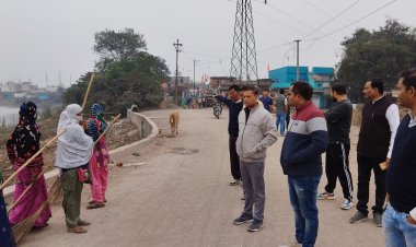 निगम आयुक्त ने सात सफाई ठेकेदारों पर लगाया 70000 जुर्मना एक सफाई ठेकेदार एवम एक सफाई सुपरवाइज़र को दिया नीलांबन का आदेश