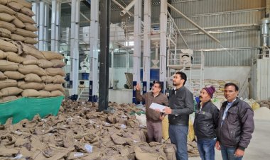 *मिलर्स द्वारा धान की रिसाइक्लिंग कर अवैध रूप से बेचने पर होगी कार्यवाही*  *कलेक्टर के निर्देश पर राइस मिलों में स्टॉक का किया गया भौतिक सत्यापन