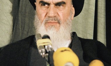 ईरान के सर्वोच्च नेता रहे अयातुल्लाह रुहोल्लाह खुमैनी का संबंध उत्तर प्रदेश के बाराबंकी जिले से था