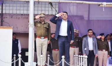 पुलिस परेड ग्राउंड में हुई आज फुल ड्रेस रिहर्सल, कलेक्टर एसपी ने लिया व्यवस्थाओं को जायजा, उप मुख्यमंत्री अरुण साव करेंगे जिला मुख्यालय में ध्वाजारोहण