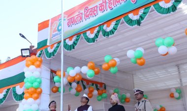 प्रदेश के वित्त,वाणिज्य कर मंत्री ओपी चौधरी ने रायगढ़ में किया ध्वजारोहण,प्रदेश के नाम मुख्यमंत्री के संदेशों का किया वाचन