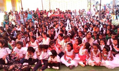 डीएवी मुख्यमंत्री पब्लिक  एंव सरस्वती शिशु मंदिर स्कुल  मे हर्षोल्लास से मनाया  गणतंत्र  दिवश