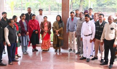 शहीदों को 2 मिनट का मौन धारण कर दी गई श्रद्धांजलि,संभागायुक्त,कलेक्टर ने शहीदों को किया नमन